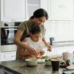 los hábitos de alimentación cada vez están más deteriorados entre la población infantil y adolescente.