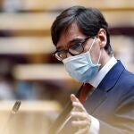 El ministro de Sanidad, Salvador Illa, durante su intervención en la sesión de control al Gobierno, esta tarde en el Senado.