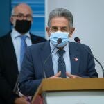 El presidente de Cantabria, Miguel Ángel Revilla, el primero en anunciar la congelación de sueldos