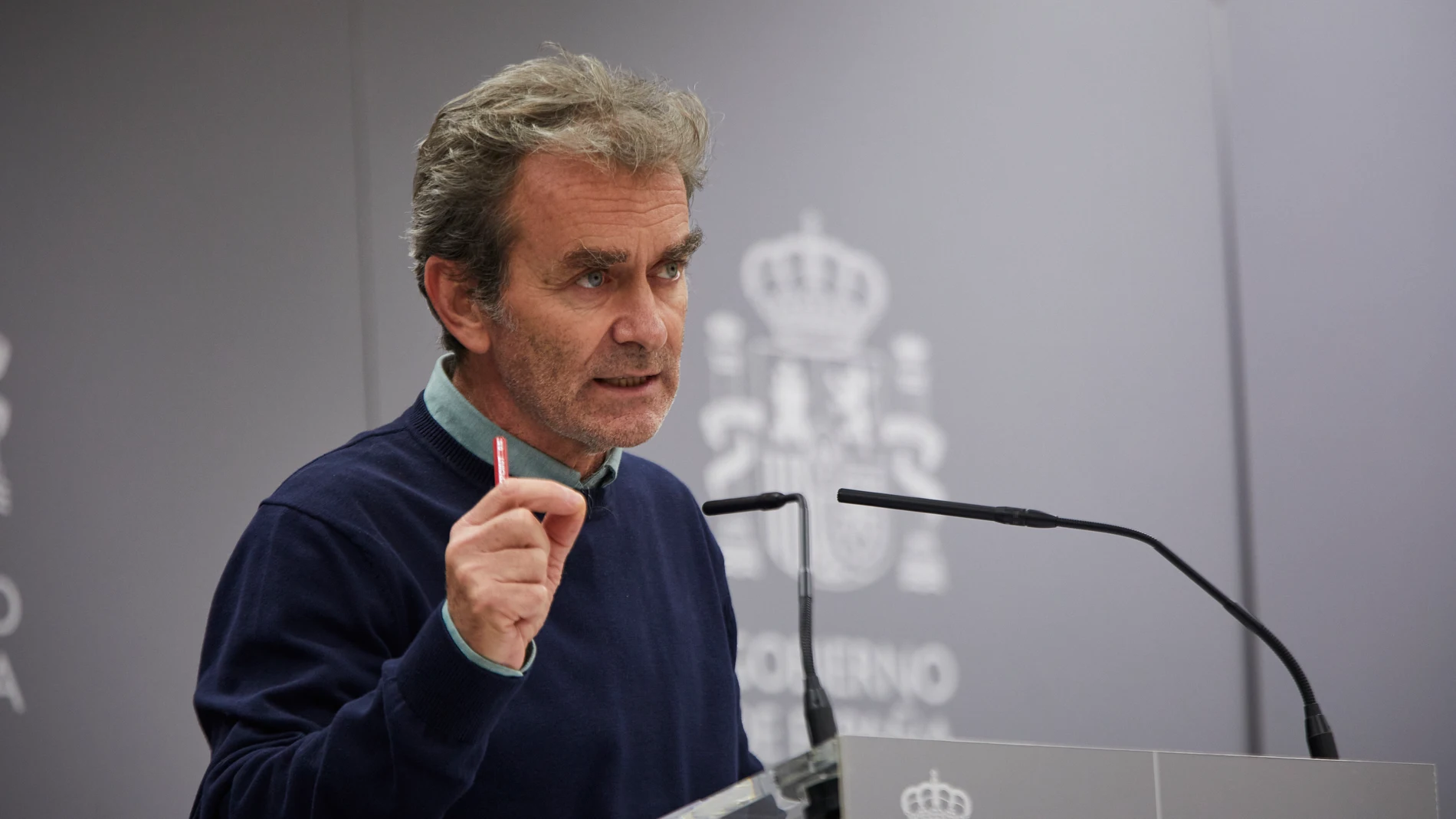 El director del Centro de Coordinación de Alertas y Emergencias Sanitarias (CCAES), Fernando Simón, durante la rueda de prensa para informar sobre la evolución de la pandemia de coronavirus, en el Ministerio de Sanidad