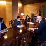 El equipo de Ciudadanos designado para la negociación de los presupuestos general del Estado para 2021 formado por Carlos Cuadrado, Marina Bravo, Edmundo Bal y José María Espejo-Saavedra con la ministra de Hacienda, Maria Jesús Montero y el secretario de Estado de Derechos Sociales, Nacho Álvarez