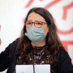 La vicepresidenta y Portavoz del Gobierno Valenciano, Mónica Oltra, durante la rueda de prensa posterior al Pleno del Consell