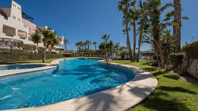 Imagen de la vivienda en la costa de Almería que se rifa en Sesortea