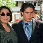 LA CANTANTE ISABEL PANTOJA Y SU HIJO KIKO RIVERA EN FUENGIROLA
