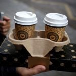 Comida y café para llevar.