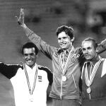 Jordi Llopart, a la izquierda, fue el primer atleta español que ganó una medalla olímpica. Logró la plata en los 50 kilómetros marcha de Moscú 80