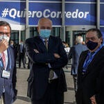 El presidente de Mercadona, Juan Roig; el presidente de AVE, Vicente Boluda; y el presidente de la Generalitat Valenciana, Ximo Puig, conversan durante el acto empresarial 'Acelerar el Corredor. Activar todo un país' por el Corredor Mediterráneo, en Valencia12 NOVIEMBRE 2020;AVE;CORREDOR MEDITERRÁNEORober Solsona / Europa Press12/11/2020