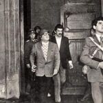 Salvador Allende con casco el día del golpe militar en 1973