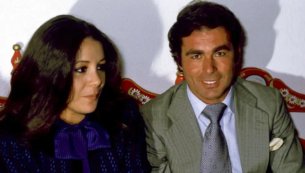 EL TORERO FRANCISCO RIVERA "PAQUIRRI" Y LA CANTANTE ISABEL PANTOJA EN SEVILLA