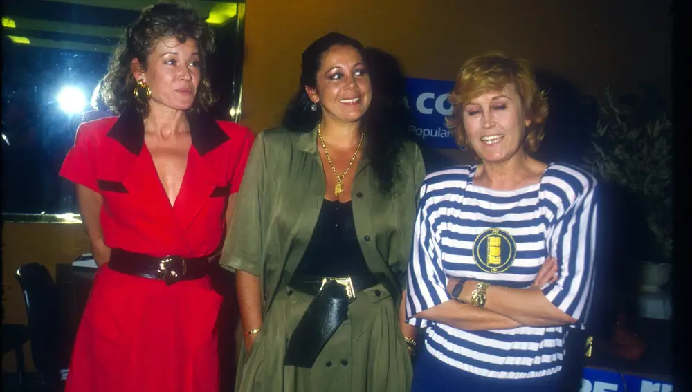 LA CANTANTE ISABEL PANTOJA , LA PERIODISTA ENCARNA SANCHEZ Y MILA XIMENEZ EN LOS ESTUDIOS DE LA COPE©KORPAMADRID