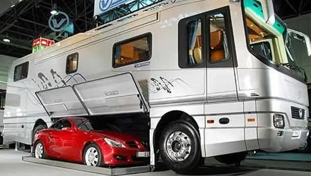 Featherlite Vantare Platinum Plus