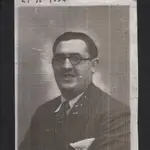 Fotografía de Agapito García Atadell con nota manuscrita: “A mis queridos hermanos de Jove con el afecto profundo de A. Gª Atadell”.