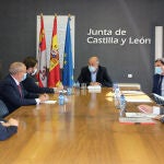 El vicepresidente Francisco Igea y el consejero Carlos Fernández Carriedo se reúnen con el secretario de Estado de la España Global, Manuel Muñiz