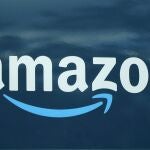 Logo de Amazon en un de sus furgonetas de reparto