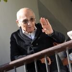El poeta valenciano Francisco Brines celebra en su casa familiar en Oliva (Valencia) la concesión del Premio Cervantes 2020