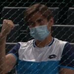 Ferrer anima a Zverev durante un partido