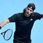 Tsitsipas, durante el partido con Nadal