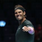 Nadal celebra su pase a semifinales de la Copa Masters tras vencer a Tsitsipas