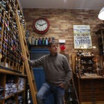 Federico Belli abrió su tienda de regalos estilo vintage hace tres años en el número 47 de la calle Don Ramón de la Cruz.