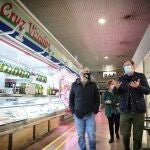 El líder de Cs en Catalunya, Carlos Carrizosa, durante su visita en Salou y Cambrils (Tarragona).