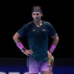 Nadal se lamenta por una derecha fallada en su partido de semifinales de la Copa Masters ante Medvedev