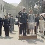Los entonces Reyes de España, en la botadura del patrullero
