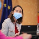 La ministra de Industria, Comercio y Turismo, Reyes Maroto, la Mesa de la Automoción, en la sede del Edificio Pignatelli, sede del Ejecutivo aragonés, en Zaragoza, Aragón (España), a 23 de noviembre de 2020. Con este foro telemático se busca identificar las diferentes palancas y proyectos tractores que permitan a España estar a la vanguardia del cambio en el que se está viendo inmerso el sector del automóvil, en un momento incierto marcado por la crisis sanitaria provocada por el coronavirus.23 NOVIEMBRE 2020;AUTOMOCIÓN;REYES MAROTO;INDUSTRIA;TURISMO;ECONOMÍA;EMPRESAS;FÁBRICA;POLÍTICAFabián Simón / Europa Press23/11/2020
