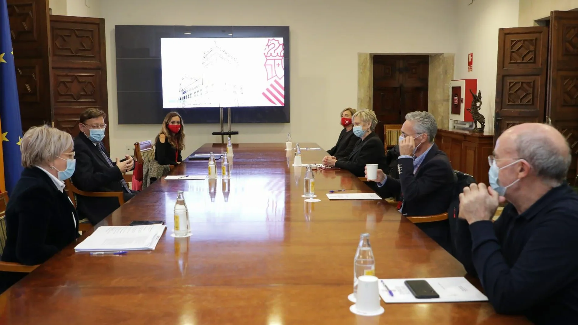 Imagen de la comisión de vacunación que se ha constituido esta mañana
