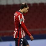 Joao Félix se lamenta después de una acción en el partido contra el Lokomotiv