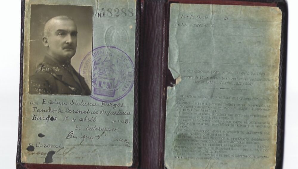 Enrique Sicluna Burgos, 58 años, militar.