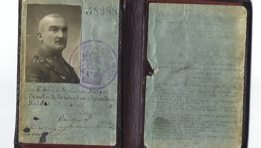 Enrique Sicluna Burgos, 58 años, militar.