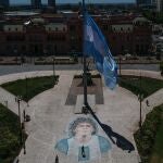 La muerte de Maradona sigue produciendo sucesos: ahora amenazas a quien se hizo la foto junto a su ataud