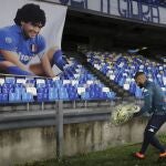 Homenaje a Maradona en Nápoles