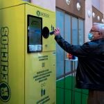 Ribó demuestra el funcionamiento del proyecto Reciclos