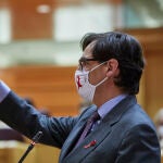 El ministro de Sanidad, Salvador Illa, interviene durante una sesión de control al Gobierno en el Senado.