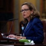 La vicepresidenta económica, Nadia Calviño, durante su intervención en el debate del proyecto de presupuestos generales del Estado para 2021 en el Congreso este miércoles.