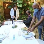 Hay que respetar una serie de consejos que no por repetidos dejan de ser pertinentes en las celebraciones de Navidad, Año Nuevo y Reyes: mascarilla, distancia, higiene, grupos reducidos y, siempre que se pueda, buscar lugares ventilados