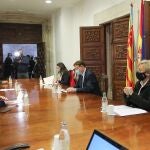 Imagen de la reunión de esta mañana entre el presidente de la Generalitat y el presidente de Global Omnium, Eugenio Calabuig, en la que estaban presentes Ana Barceló y Mónica Oltra, por primera vez