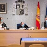 El magistrado Alfonso Guevara durante el juicio contra tres acusados por los atentados del 17 de agosto de 2017 en Barcelona y Cambrils (Tarragona).