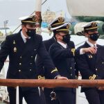 Varios miembros de la tripulación del "Juan Sebastián de Elcano"