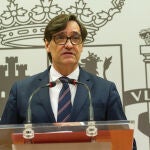 El ministro de Sanidad, Salvador Illa, ofrece una rueda de prensa en la subdelegación del Gobierno en Gipuzkoa, en Donosti.