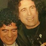 El futbolista Diego Armando Maradona y Andrés Calamaro.
