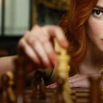 Anna Taylor-Joy interpreta a Beth Harmon en la serie de Netflix "Gambito de dama"