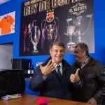 El candidato Joan Laporta, en una visita a la peña barcelonista malagueña de Casabermeja