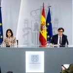 El ministro de Sanidad Salvador Illa, y la ministra de Política Territorial y Función Pública, Carolina Darias, durante la rueda de prensa tras la reunión del Consejo Interterritorial del Sistema Nacional de Salud, - EFE/Rodrigo Jiménez