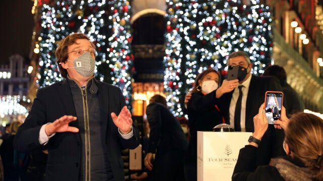 Martinez Almeida, el pasado día 18, en el encendido de las luces de Navidad del Hotel Four Seasons