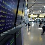 Vista de un panel de información sobre las salidas y llegadas de vuelos al Aeropuerto de Málaga-Costa del Sol