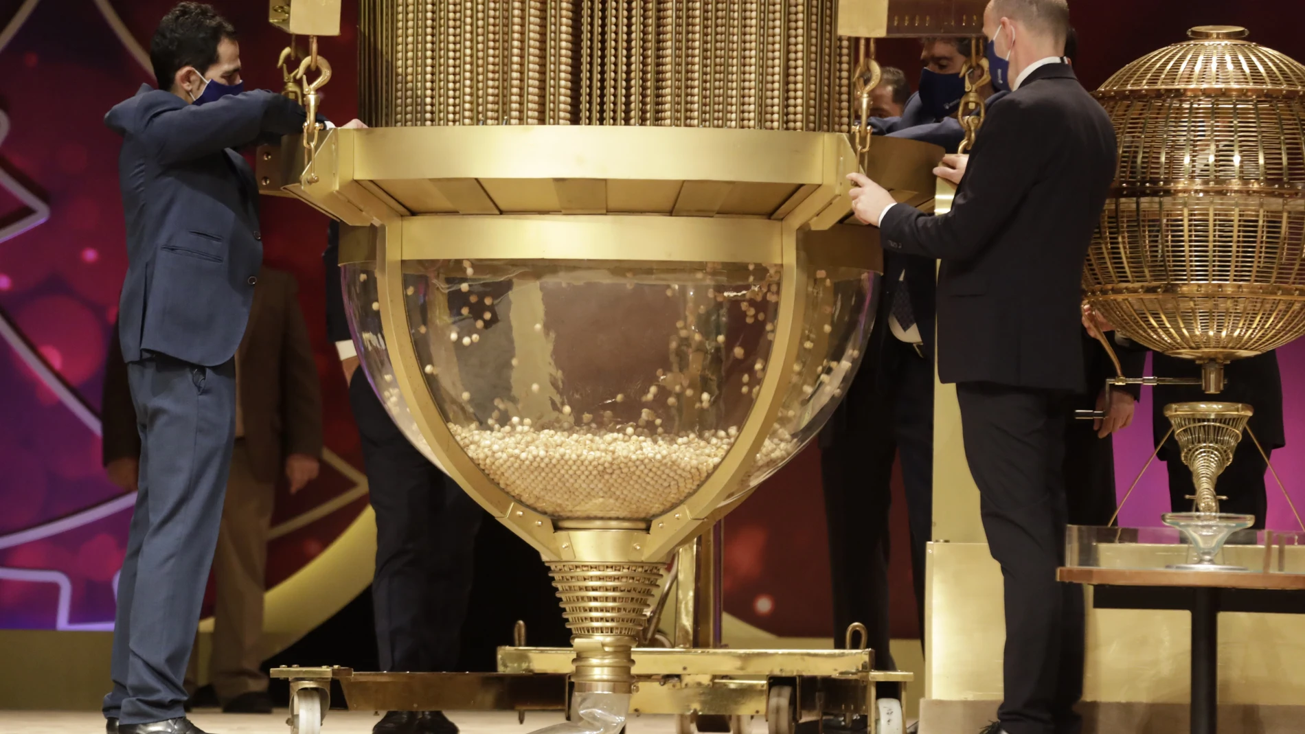 Sorteo de la lotería de navidad en el Teatro Real