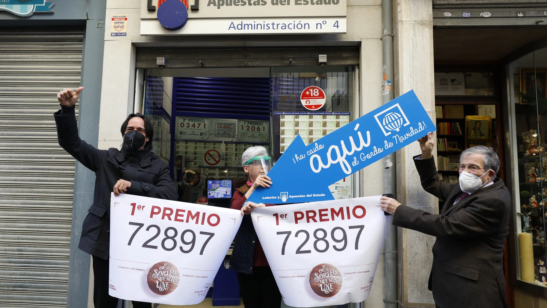 El Gordo del sorteo nacional de Navidad del año pasado en Granada. ÁLEX CAMARA / EUROPA PRESS