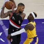 Damian Lillard fue imparable para los Lakers.